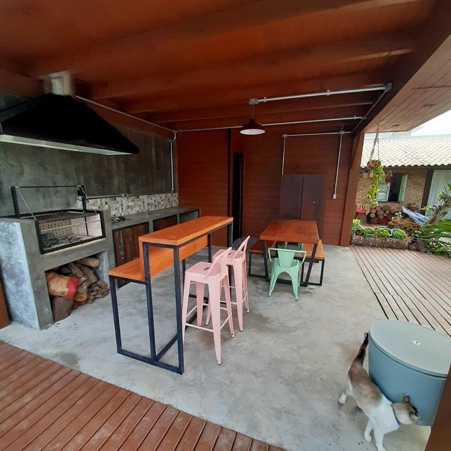 Mana Mariscal Hospedagem บอมบินญัส ภายนอก รูปภาพ